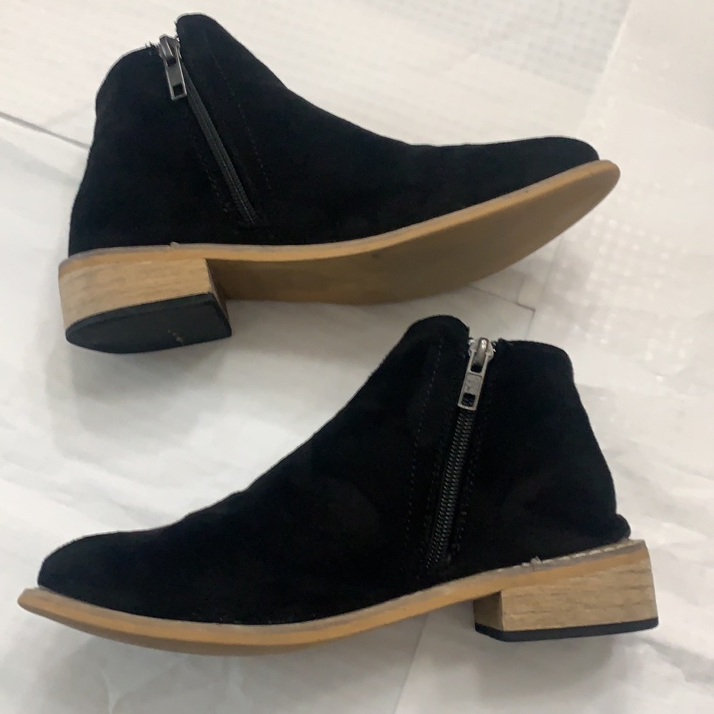 Seven7 Cisco Kid black suede ankle boots Size 7